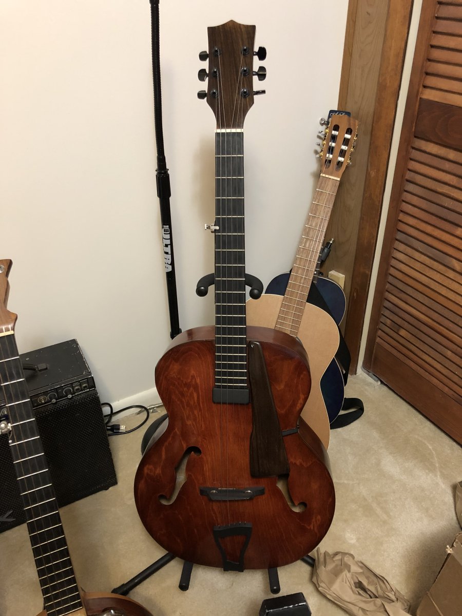 the finished guitar